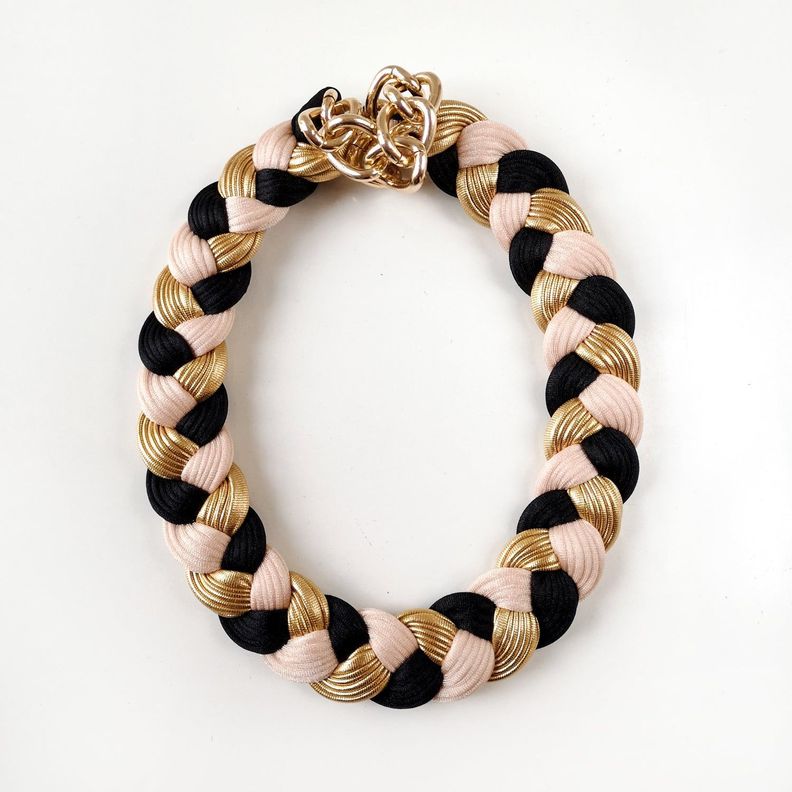 Maria La Biyux Collar Cola de Mono Rosado Nude