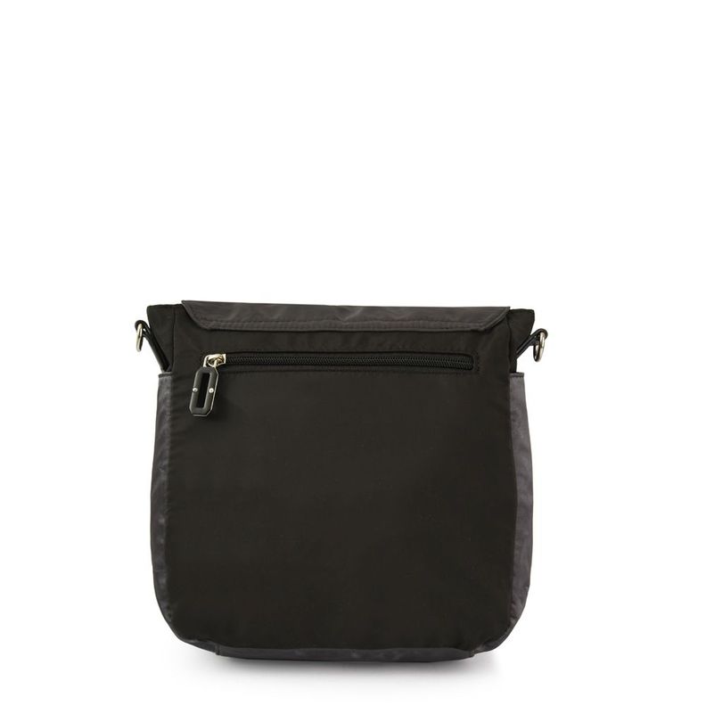 Cartera bandolera con tapa mediana joselina negro-2