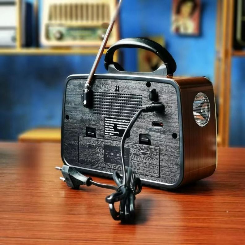 Radio Portátil Linterna Bluetooth Recargable Y A Pilas Retro Vintage-2