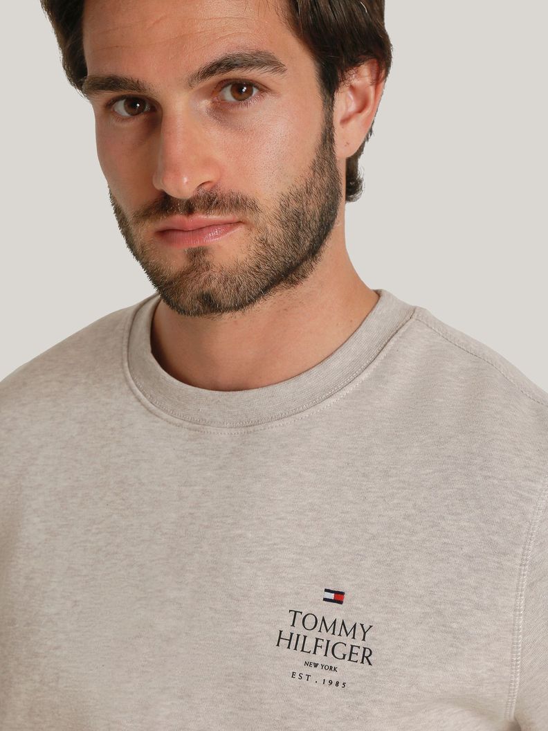 Polerón Stack Con Logo En Pecho Gris Tommy Hilfiger-3
