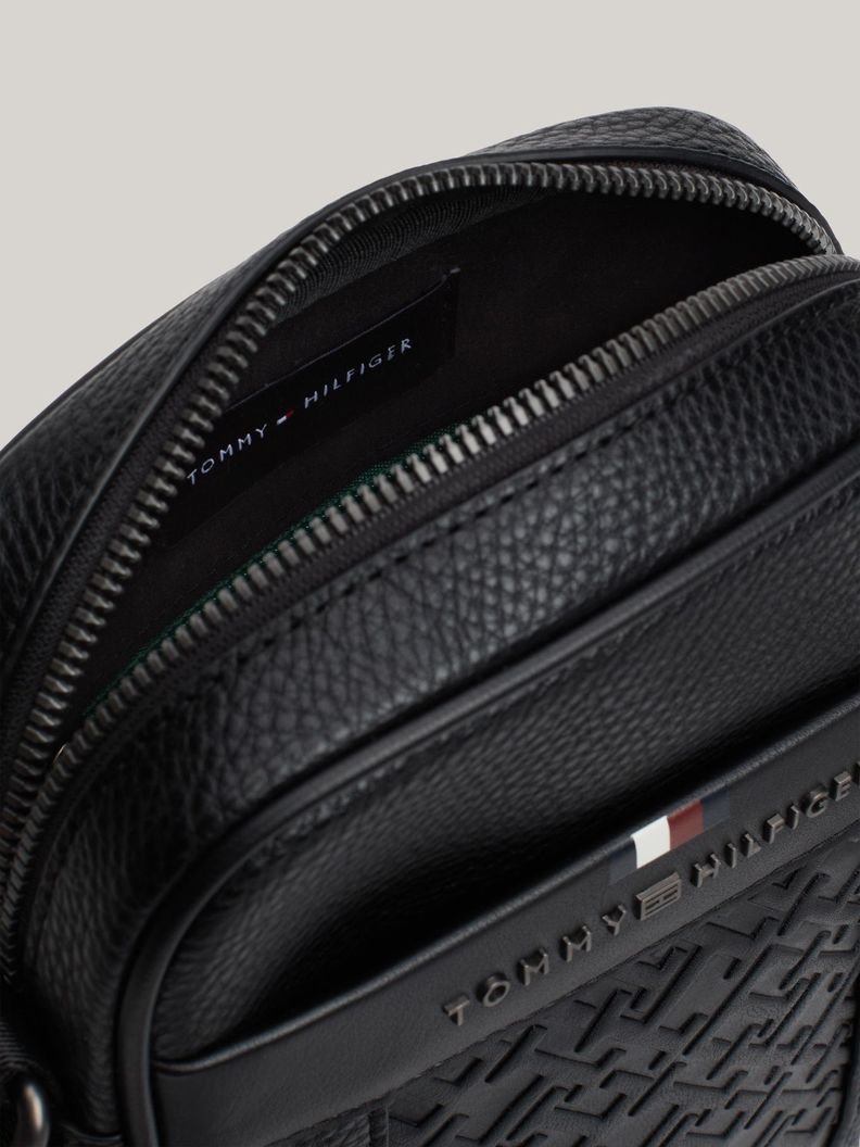 Bolso Reporter Central Monogram Negro Tommy Hilfiger-3