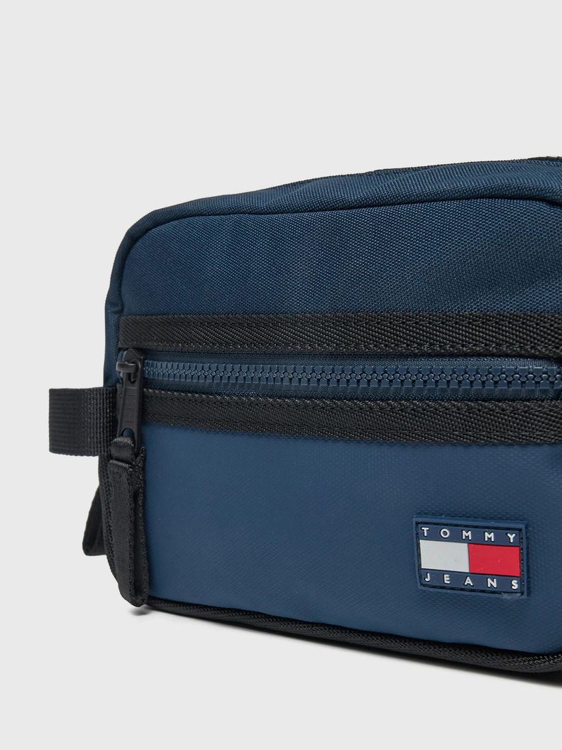 Neceser Essential Con Logo Azul Tommy Hilfiger-3