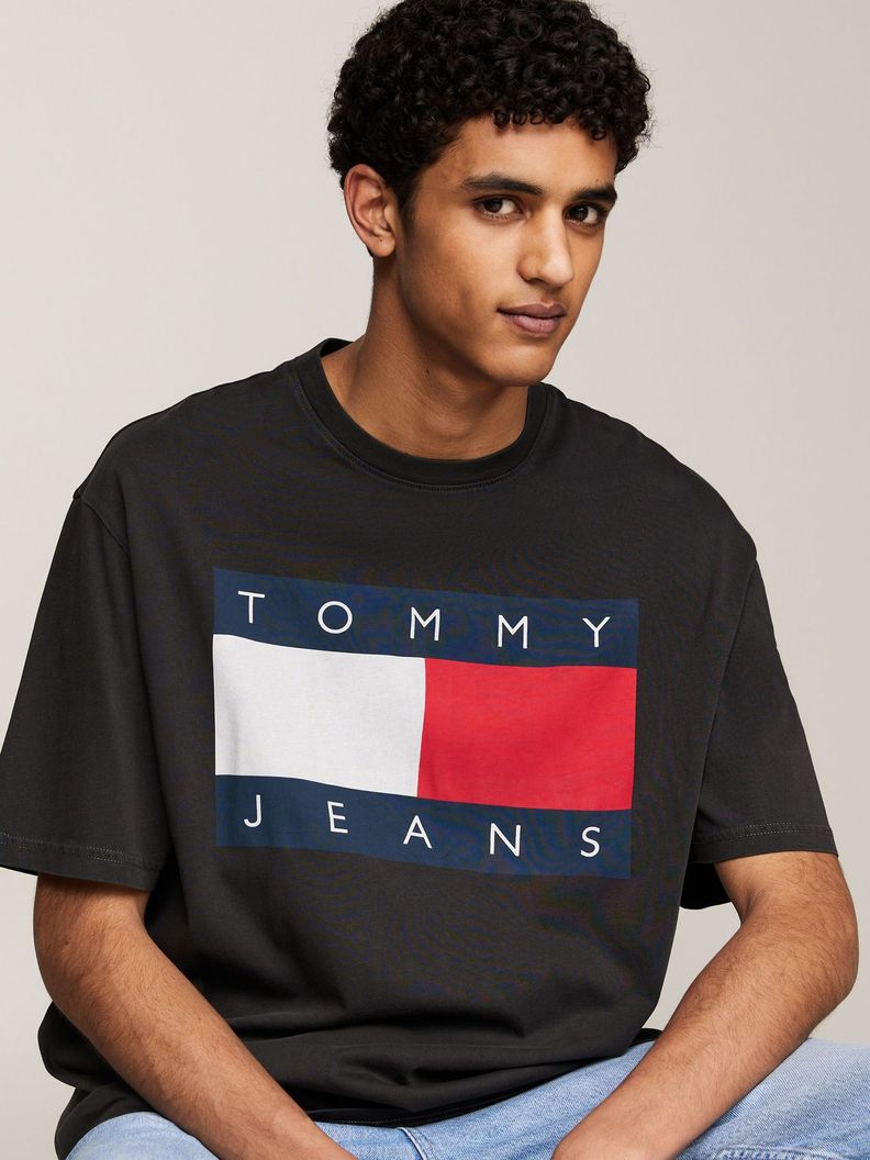 Polera Oversize Parche Y Con Logo Negro Tommy Jeans-3