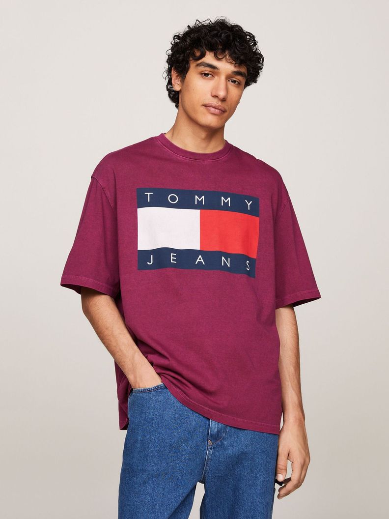 Polera  Oversize Con Parche Y  Logo Burdeo Tommy Jeans-0