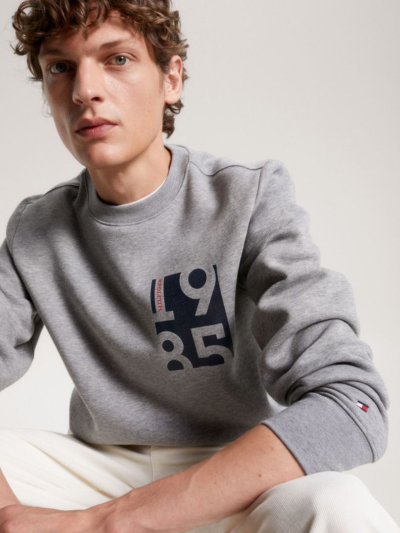 Polerón C-Neck Con Logo Estampado Gris Tommy Hilfiger-3