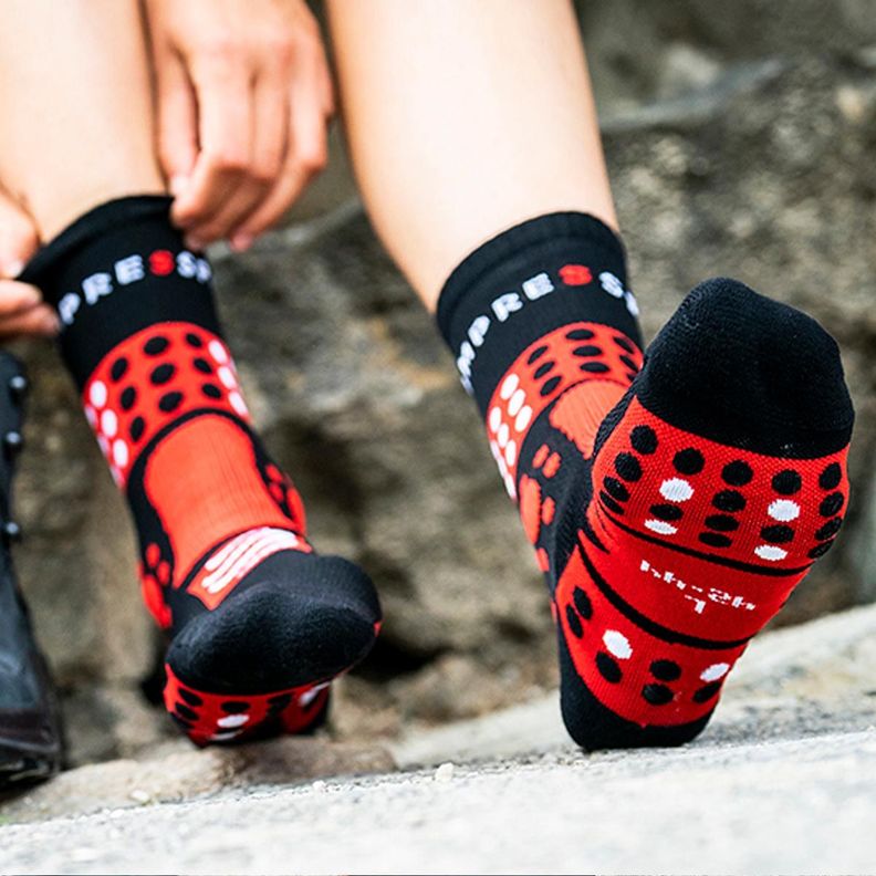 Calcetín Trekking Black Compressport-4
