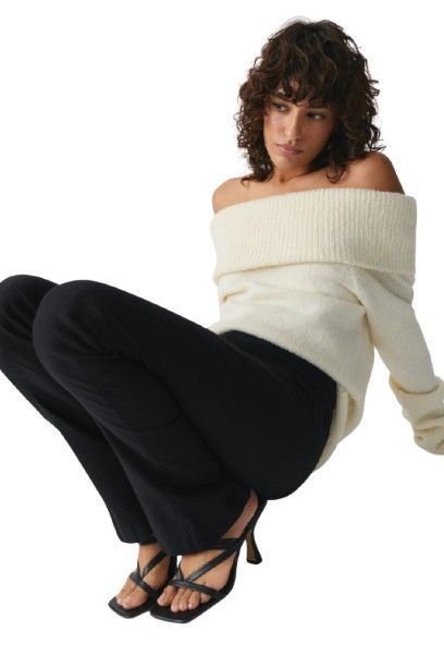 Sweater con Hombros Descubierto Beige -2