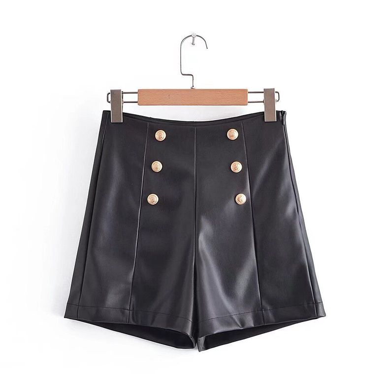 Short Tipo piel Negros con Botones Dorado-3