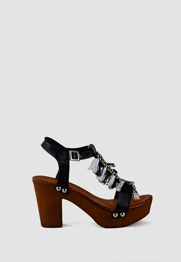 Zueco Flecos Y Tachas Negro-0