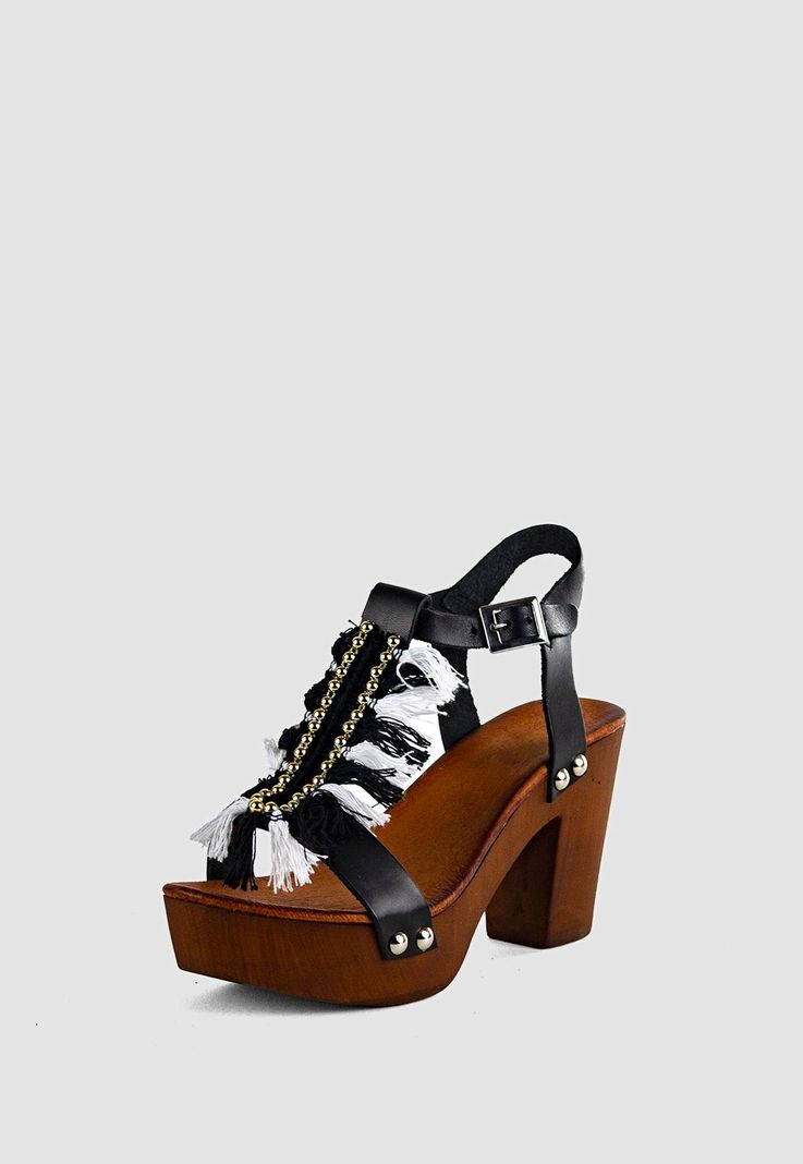 Zueco Flecos Y Tachas Negro-1