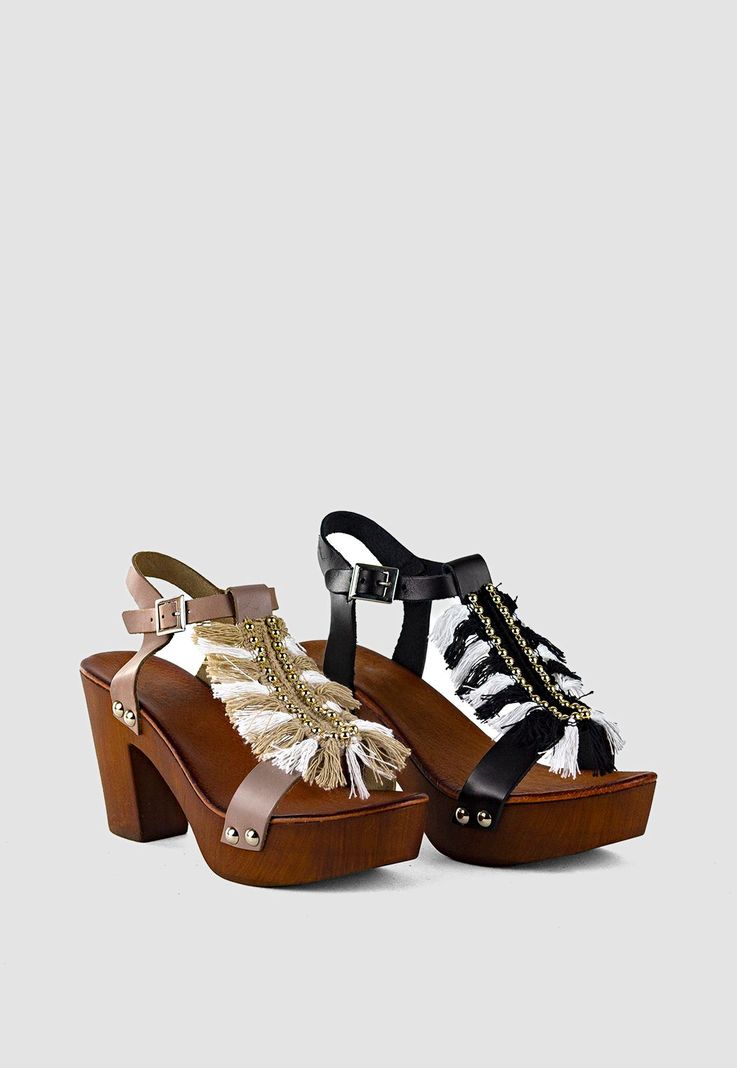 Zueco Flecos Y Tachas Negro-4