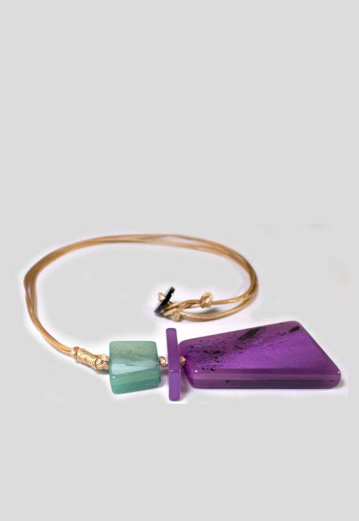 Collar Acrilico Trapecio Morado-1