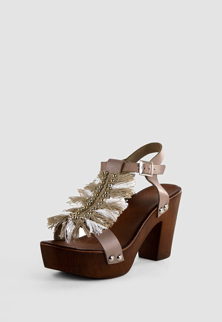 Zueco Flecos Y Tachas Taupe-0
