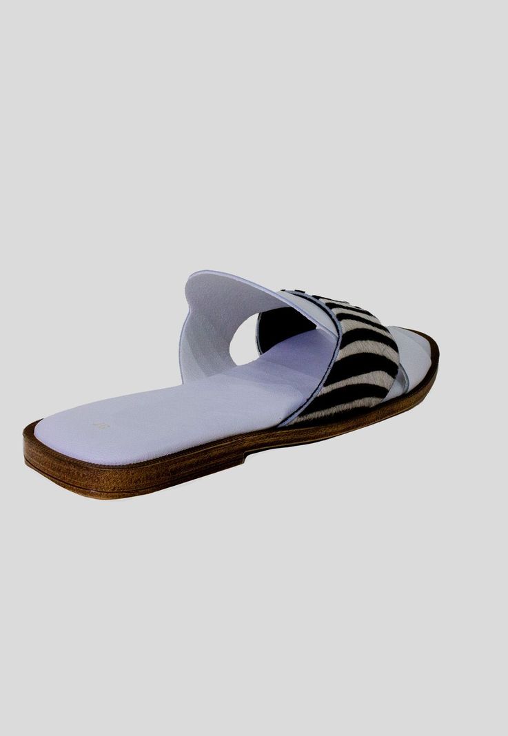 Sandalia plana bimaterial Cebra-2