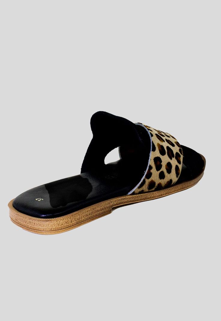 Sandalia plana bimaterial Leopardo-1
