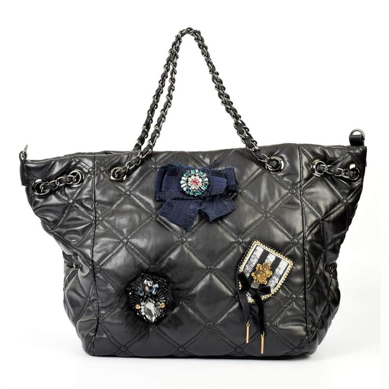 Cartera Acolchada Prendedor Negro