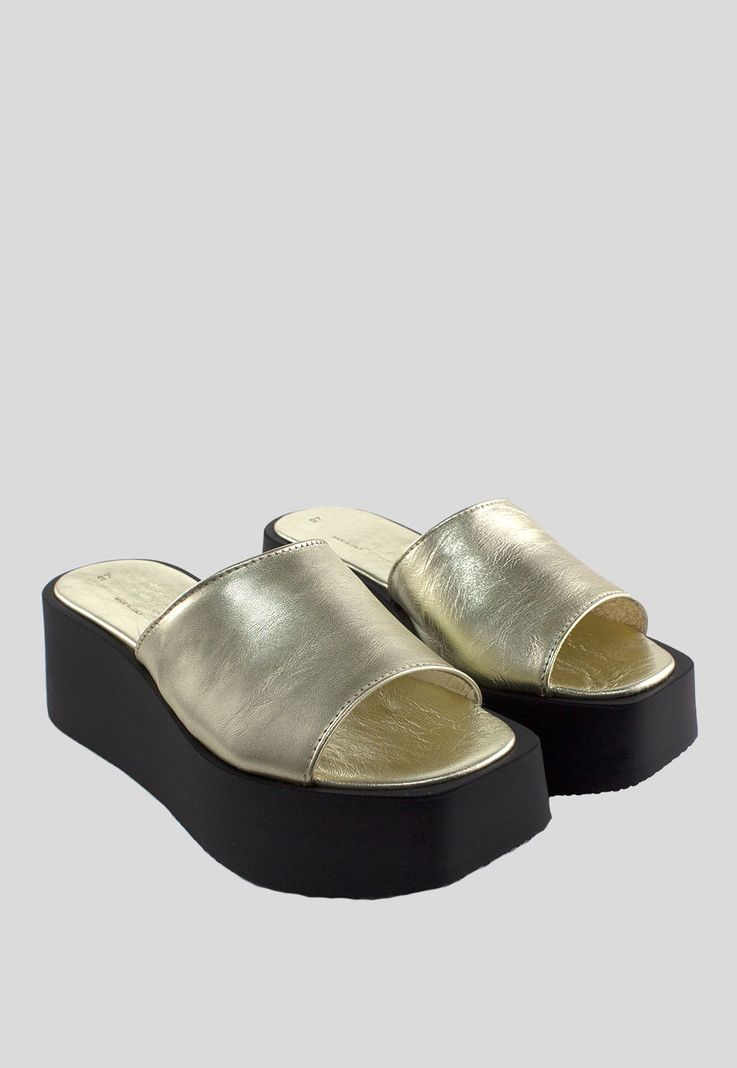 Sandalia Cuero Plataforma Lisa Oro-3