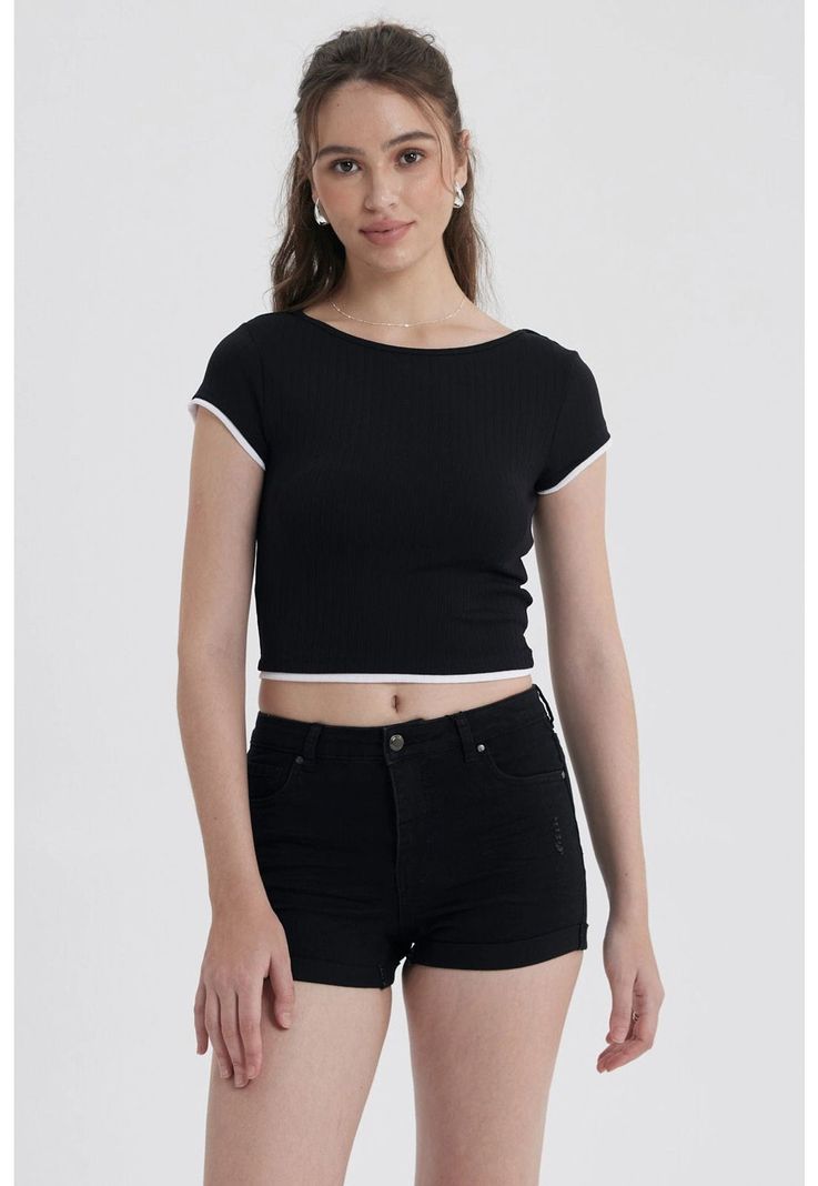 Polera Mujer Con Bote Negro