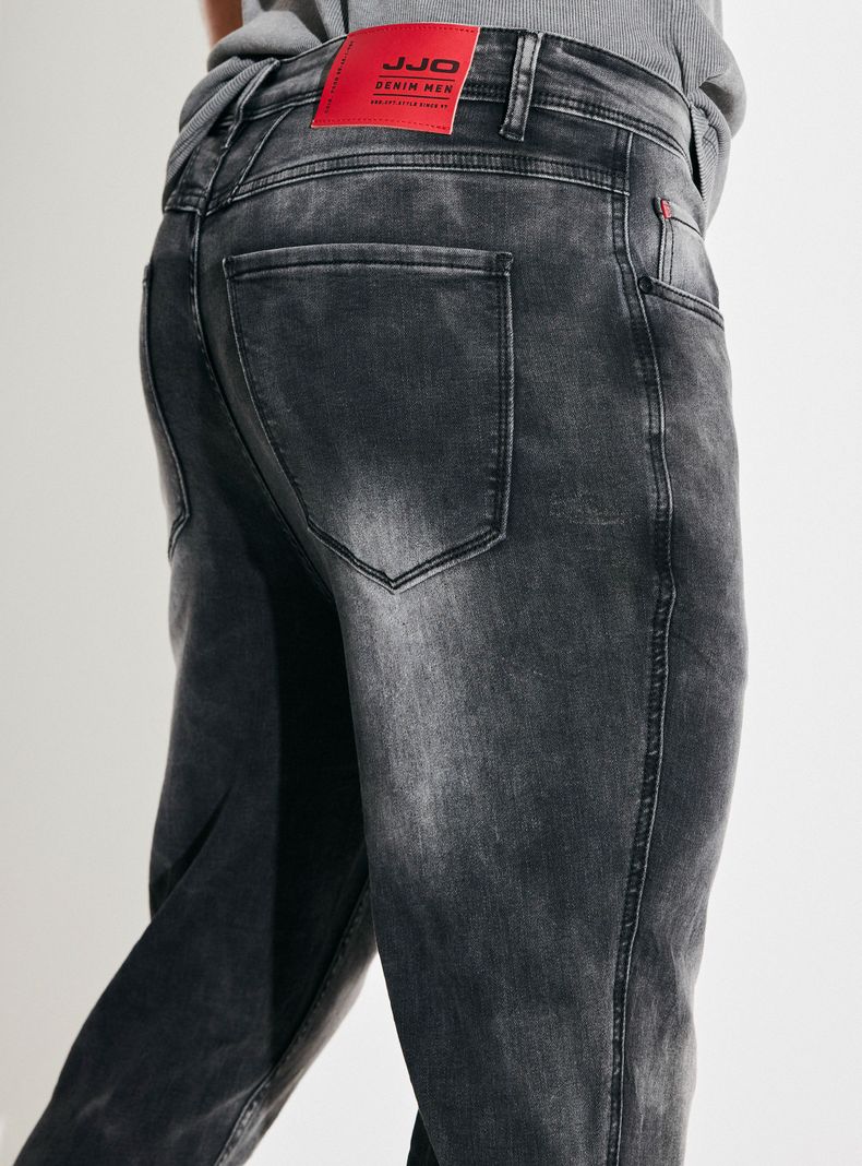 Jeans Tapered Fit Lavado Premium Manchado-3