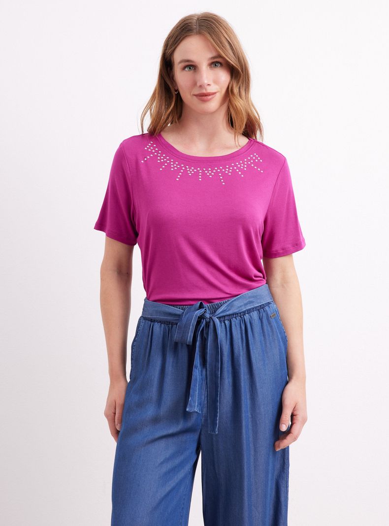 Polera Tachas Decorativas en Escote-0