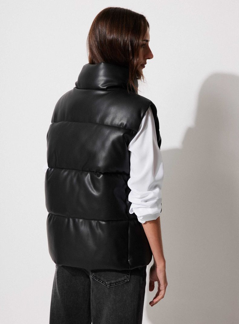 Parka sin Mangas Acolchada de Cuero Sintético y Broches-1