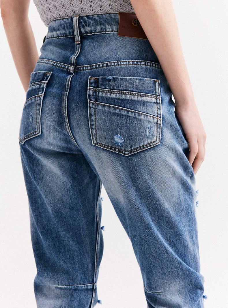 Jeans Carrot con Roturas-3