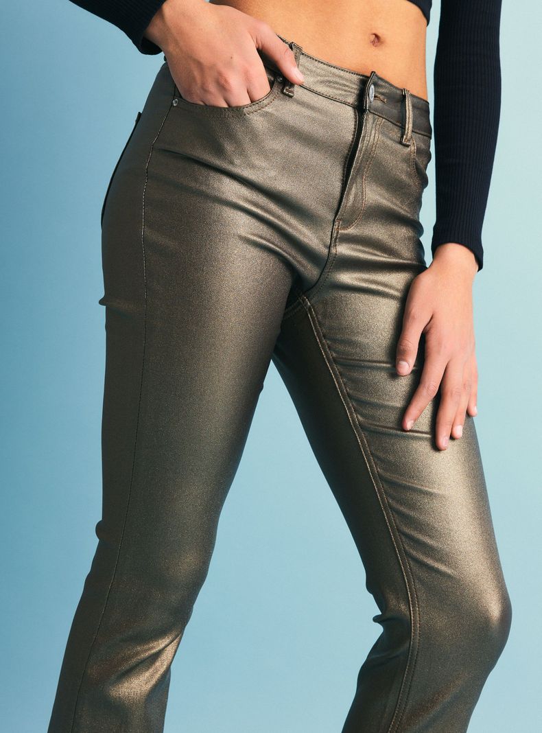 Jeans Fit Kick Flare Metalizado-2