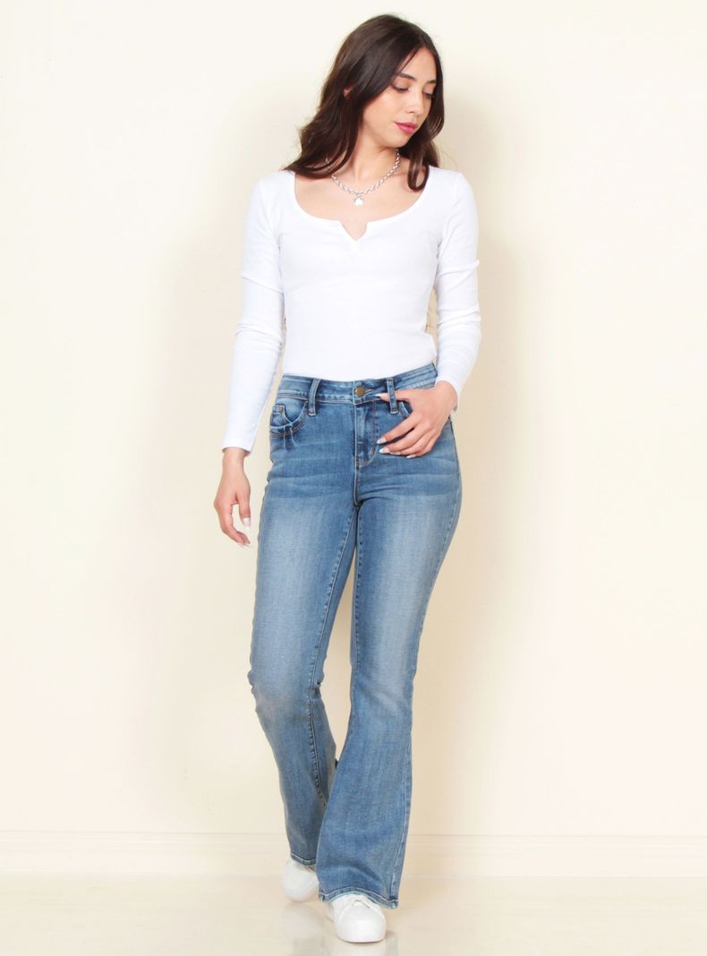 Jeans Flare Tiro Medio Pretina Wanna Bettabutt-3