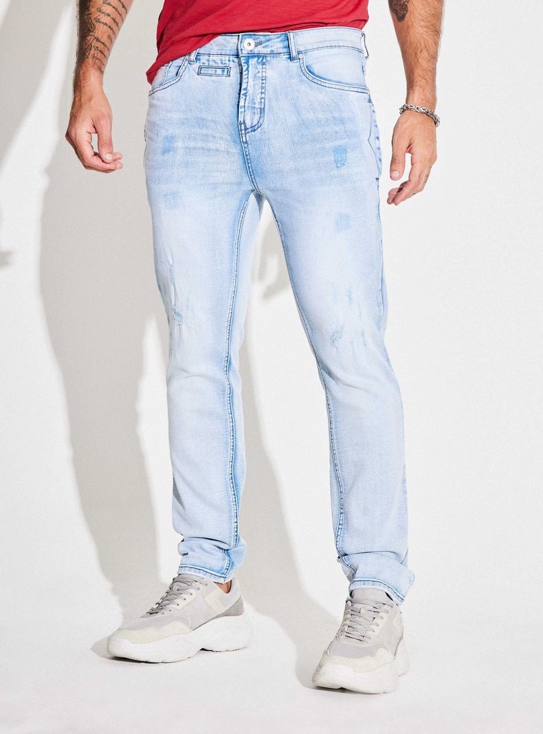 Jeans Multi Bolsillos Lavado con Bigotes 3D-0