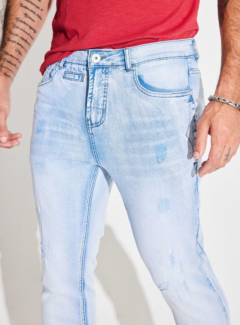 Jeans Multi Bolsillos Lavado con Bigotes 3D-2