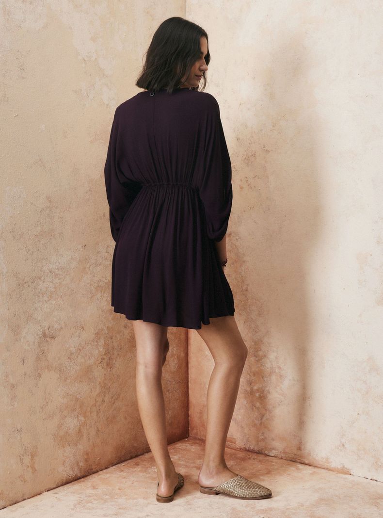 Vestido Bordado en Escote y Corte-5
