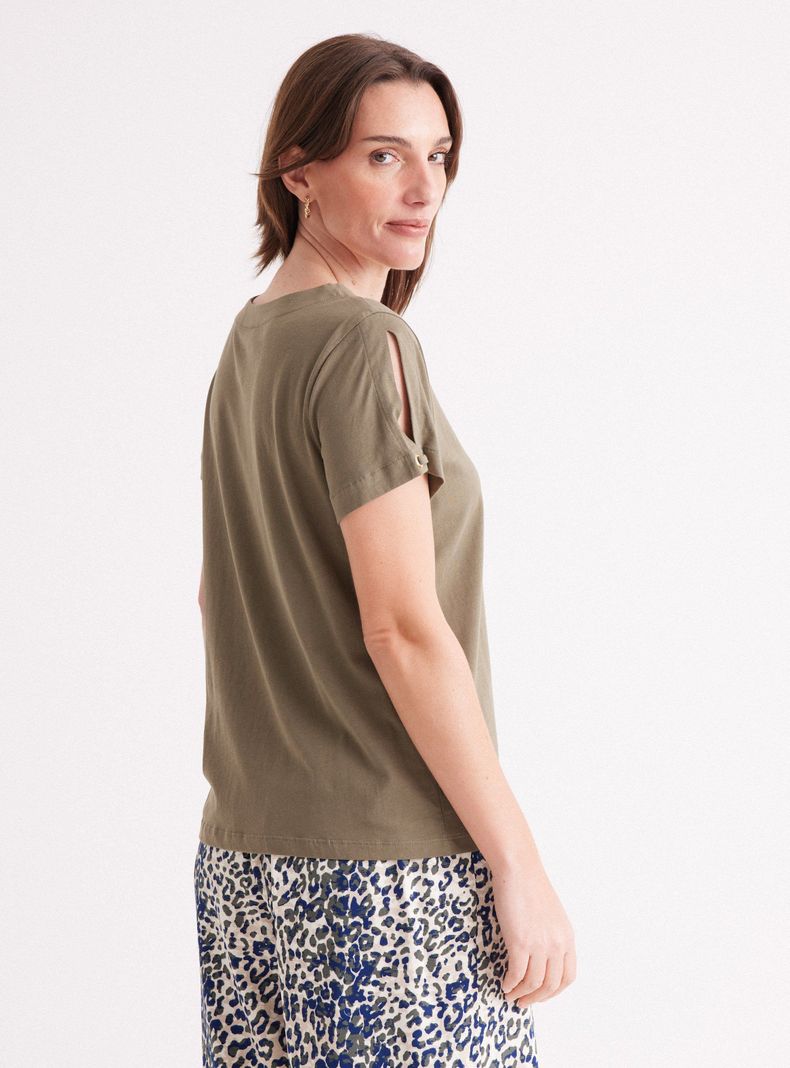 Polera con Accesorios Metálicos-1