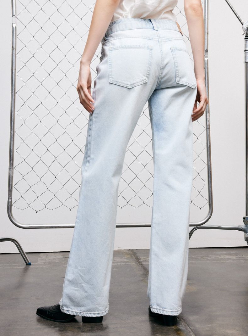 Jeans Recto Lavado de Tiro Medio-1