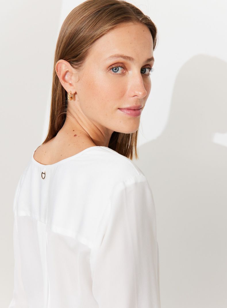 Blusa Satinada y Cuello Cruzado-2
