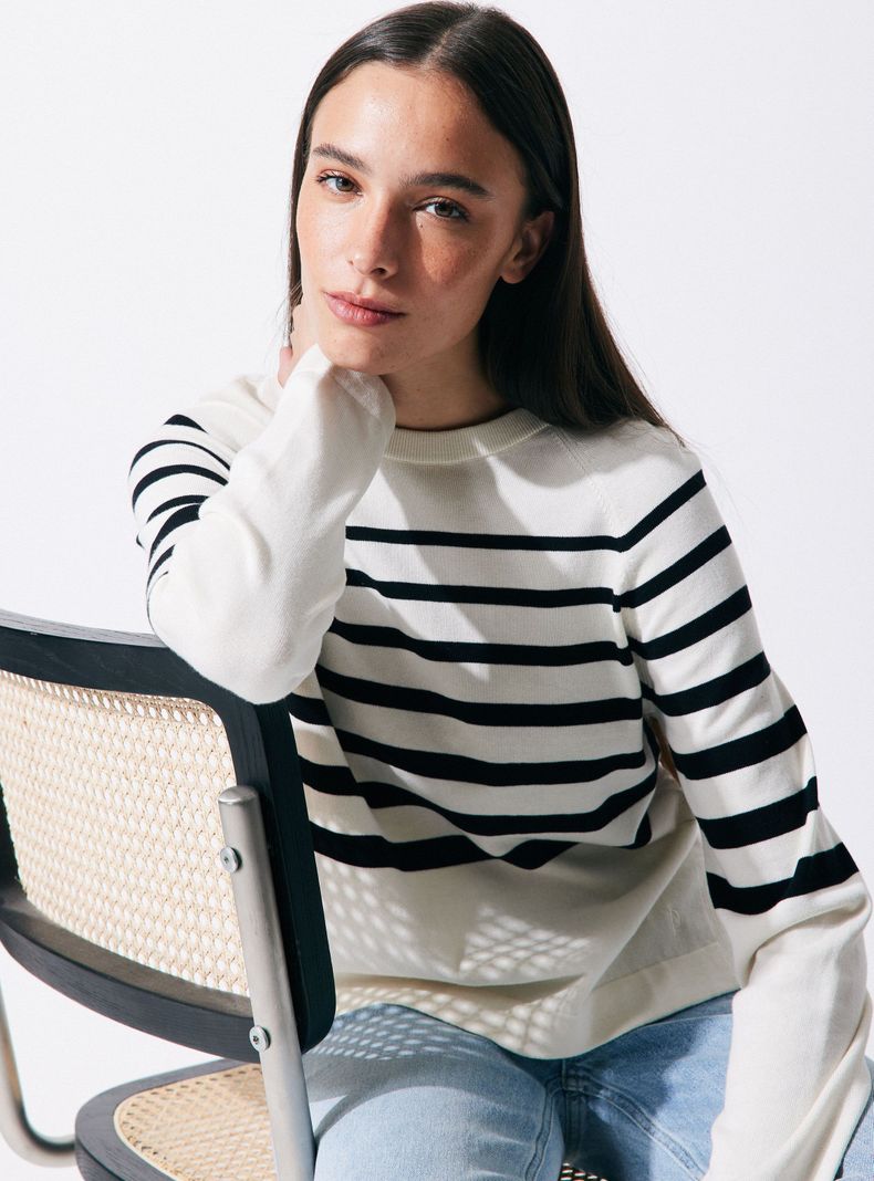 Sweater Rayado con Abertura al Costado-2