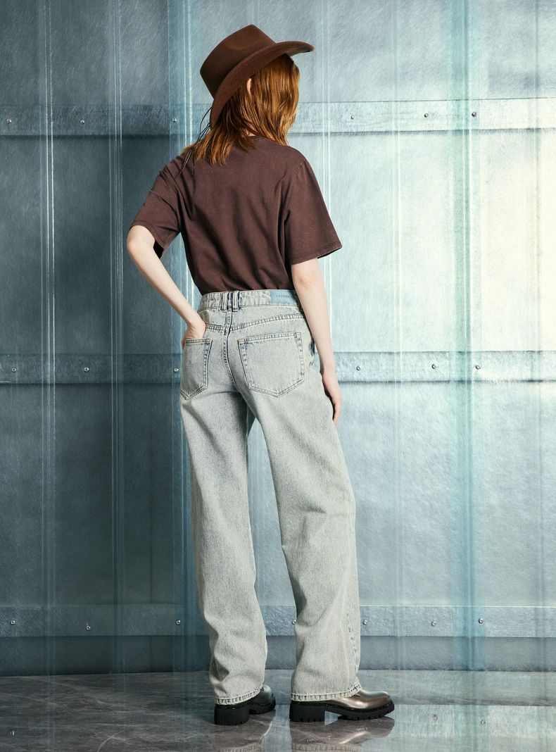 Jeans Pierna Ancha Lavado Medio-5