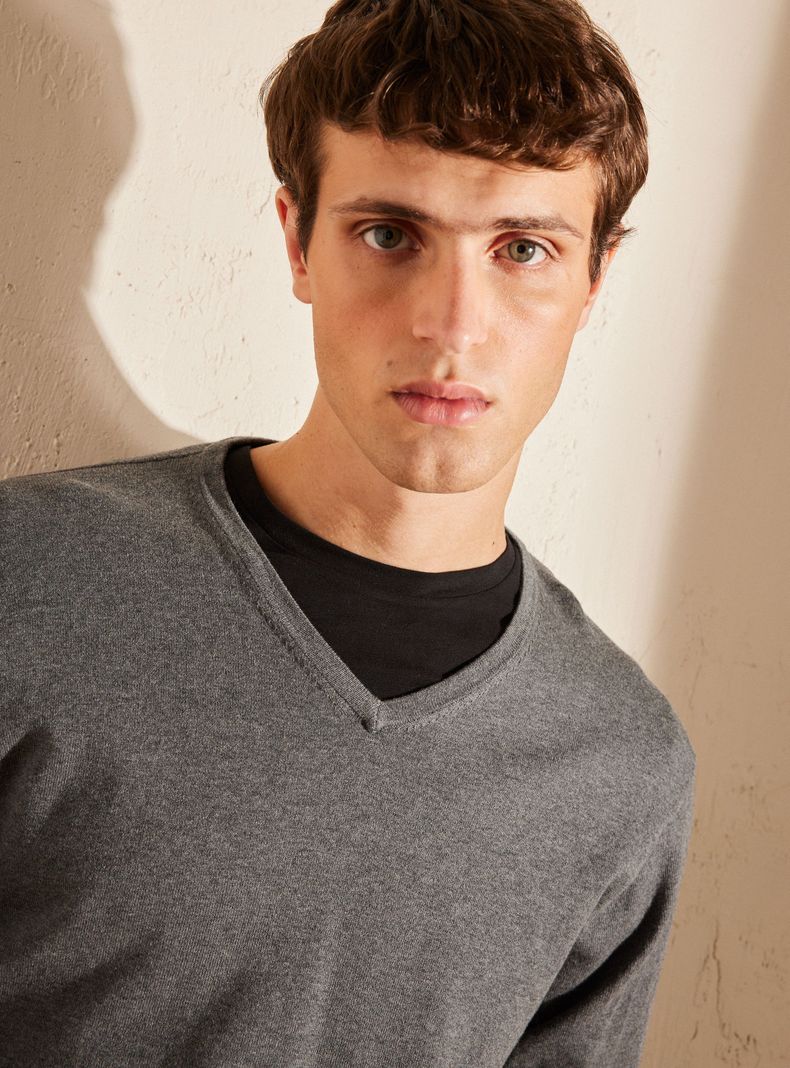 Sweater V-Neck Básico-3
