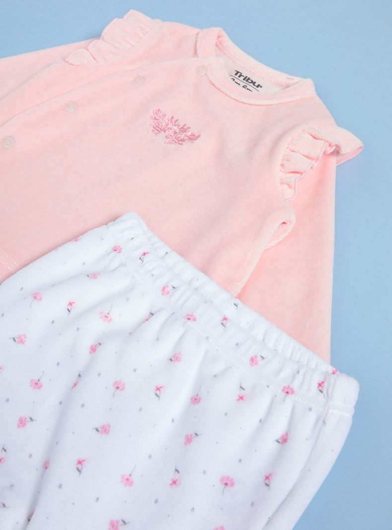 Conjunto de Velour con Vuelos en las Mangas-2
