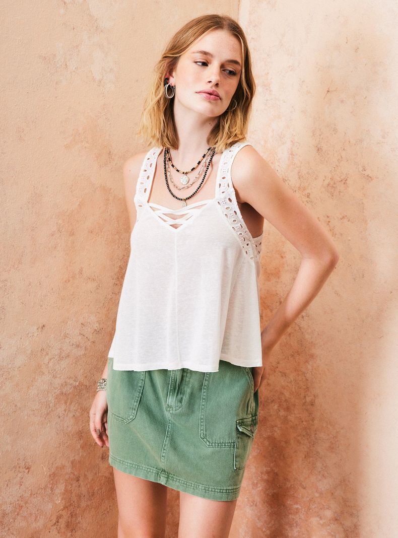 Polera Evasé con Tirantes en Broderie-0