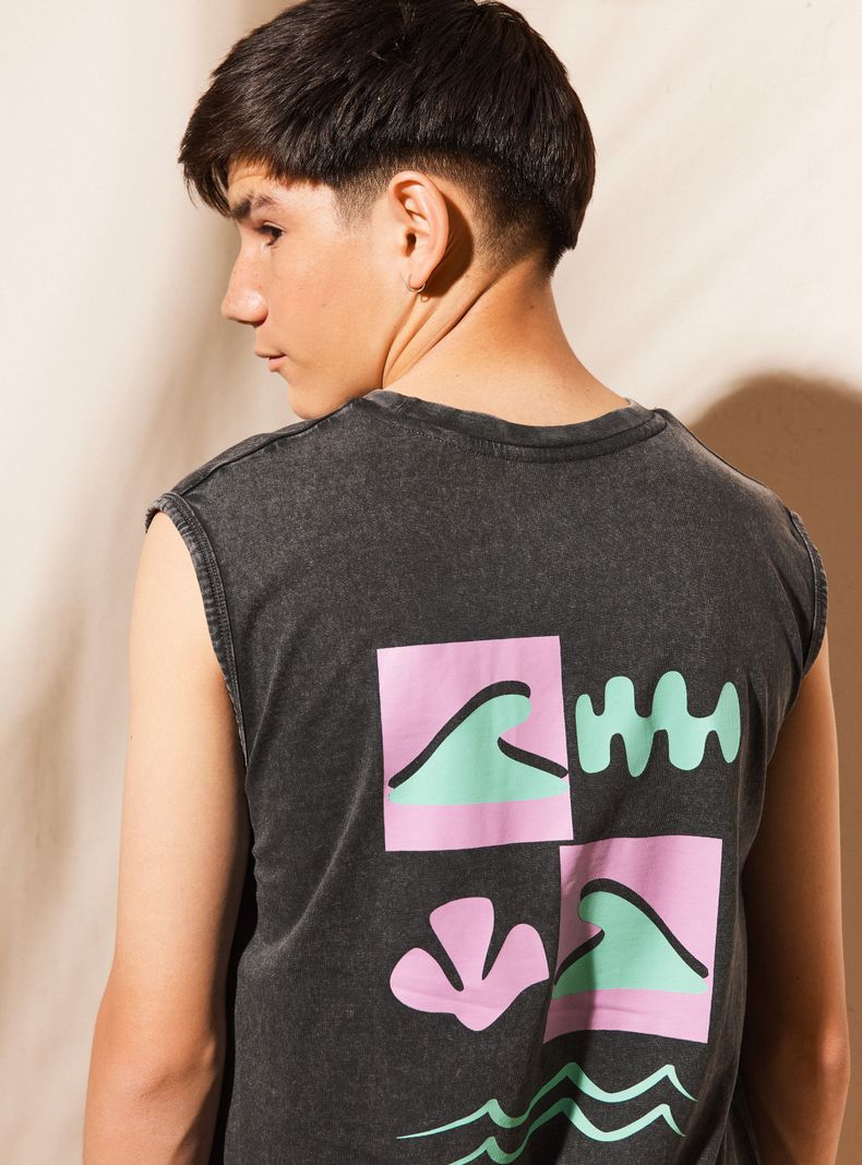 Polera Acid Wash con Estampado Espalda-1