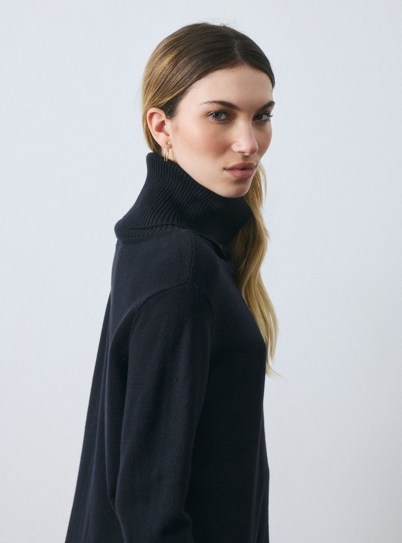 Sweater Cuello Alto con Bolsillos-3