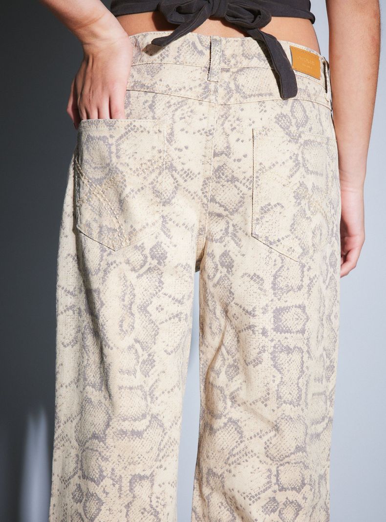 Pantalón Recto Estampado-1