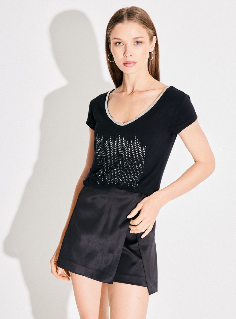 Polera Ajustada Escote V Aplicación de Cadena-0