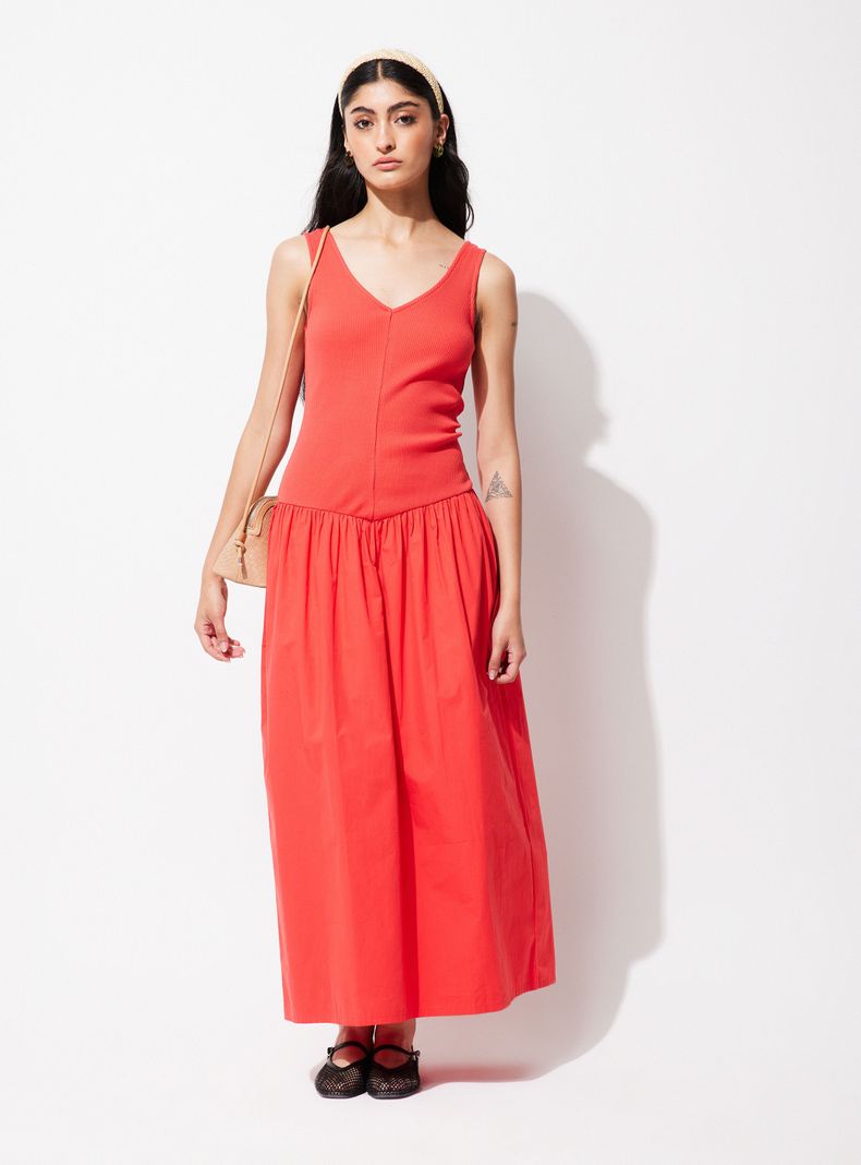 Vestido Tela Acanalada en Torso y Falda Rígida con Recogido-4