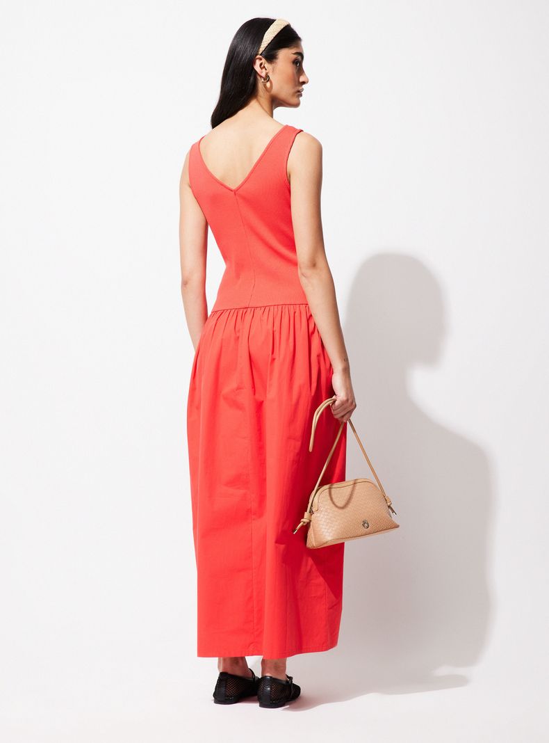 Vestido Tela Acanalada en Torso y Falda Rígida con Recogido-5