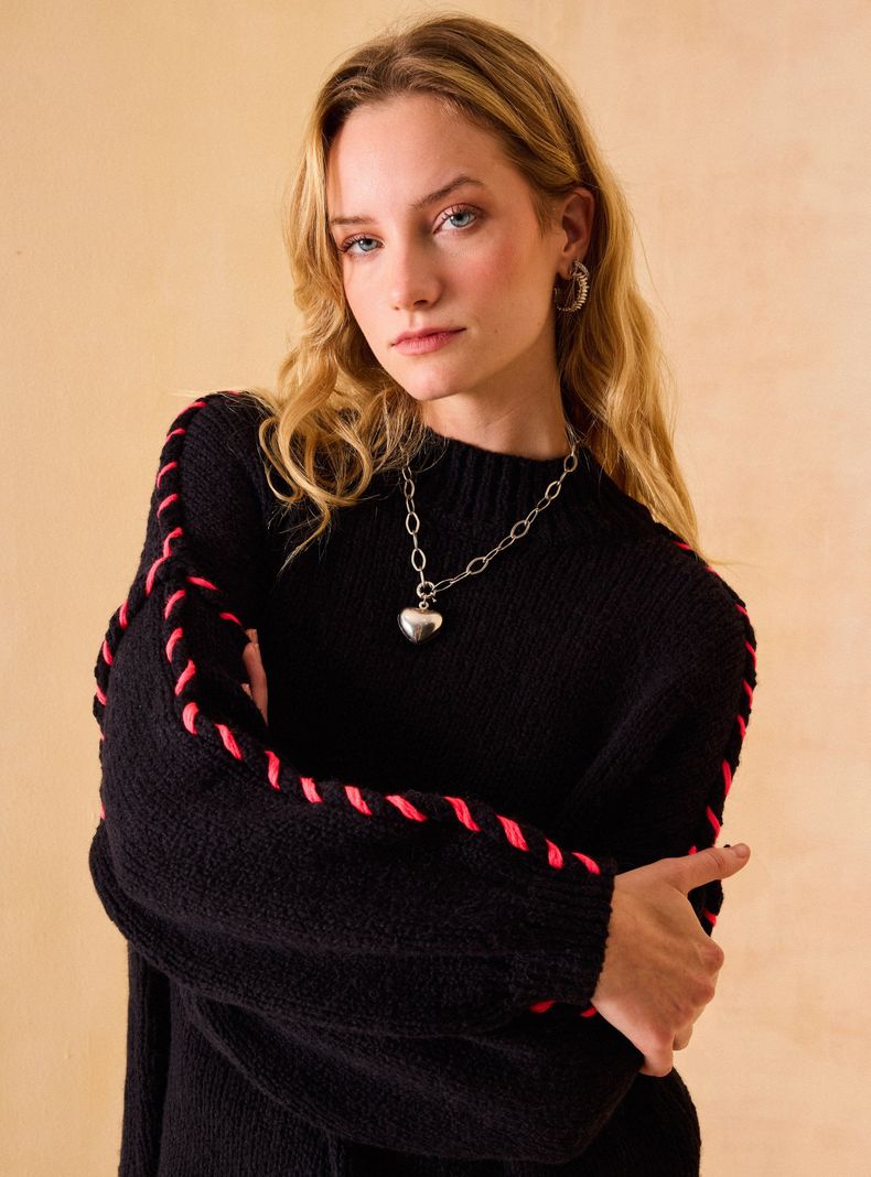 Sweater Bordado en Mangas-2