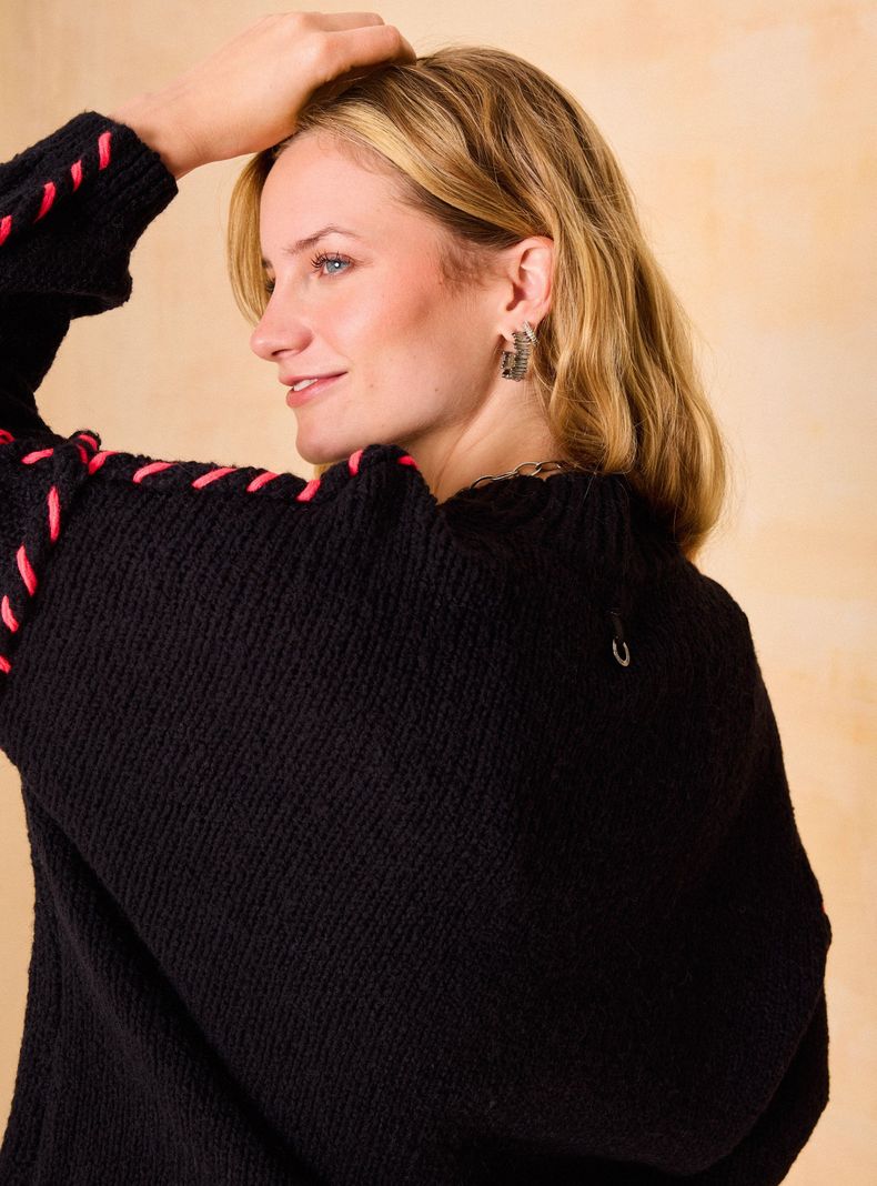 Sweater Bordado en Mangas-3
