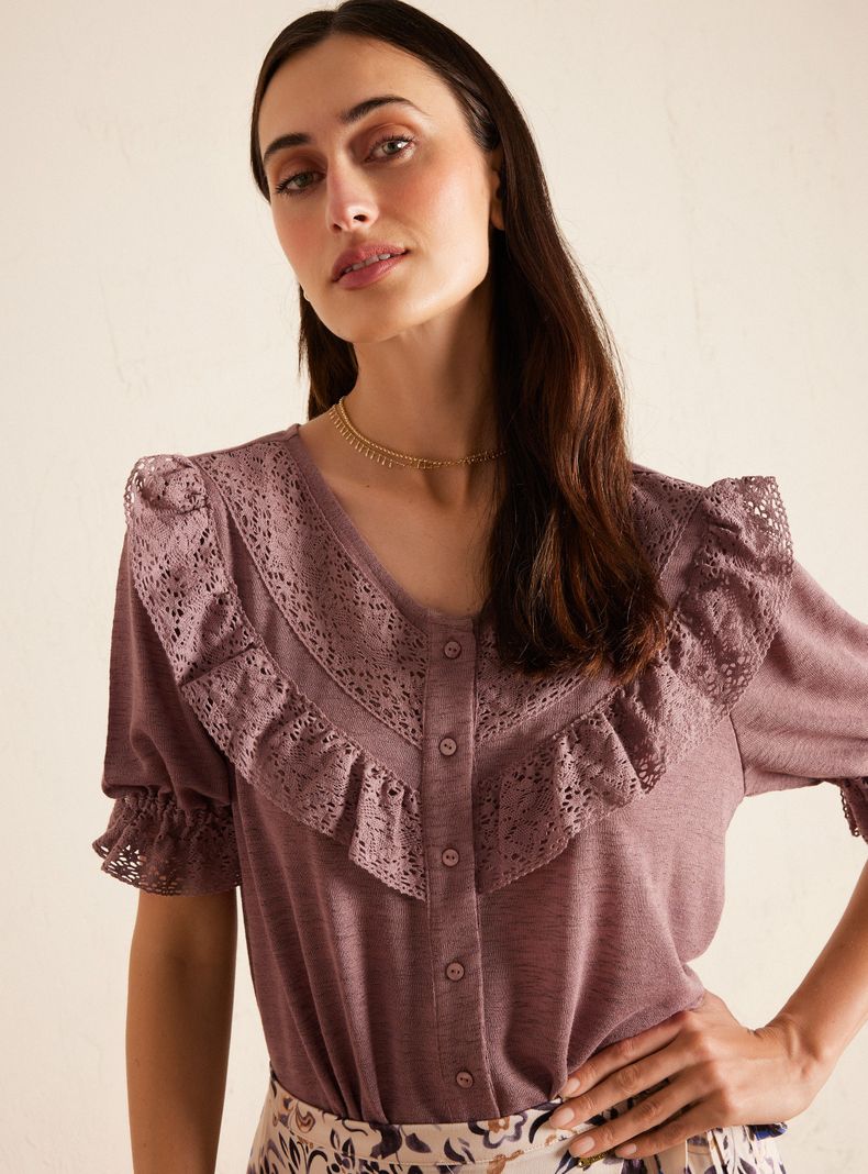 Polera con Botones y Aplicación de Macramé-2