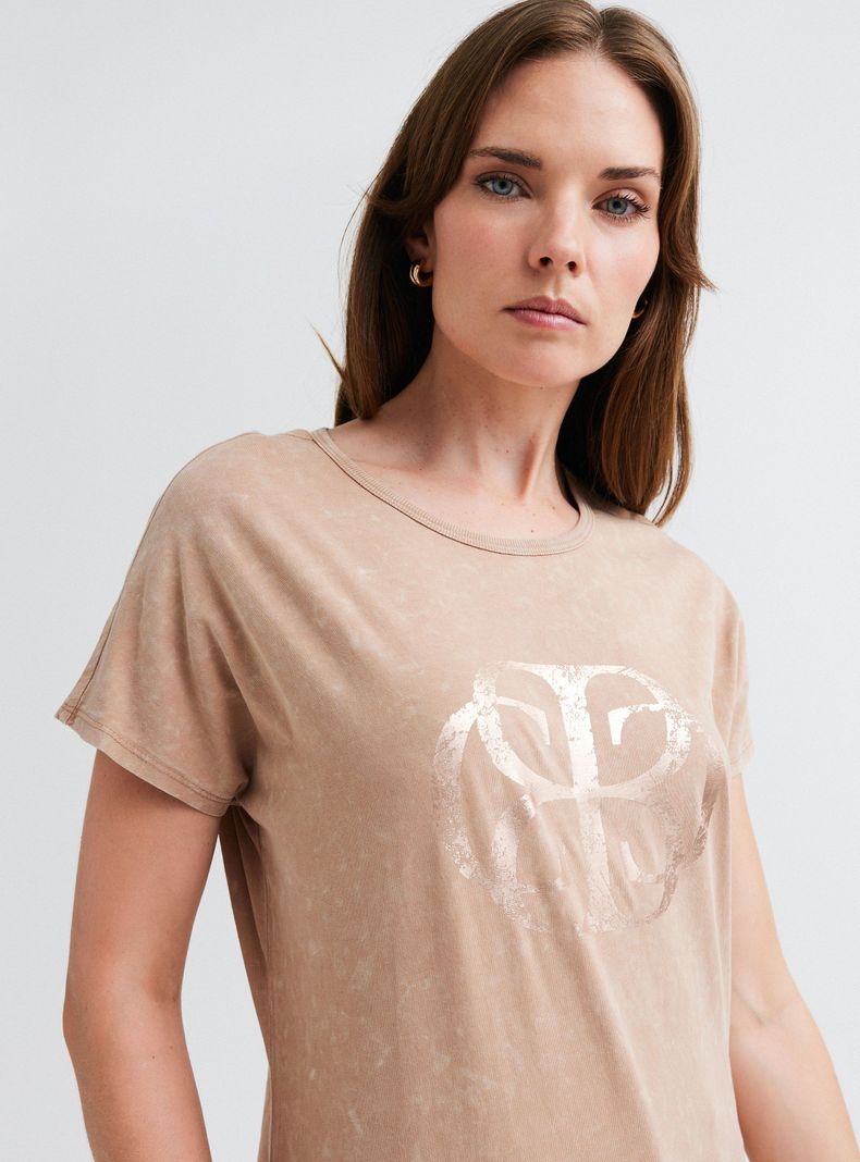 Polera Estampado Logo Metalizado-2