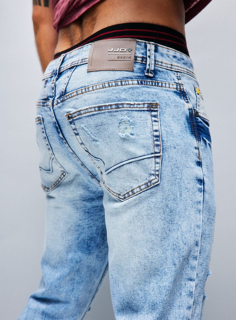 Jeans Lavado Fuerte con Roturas-3